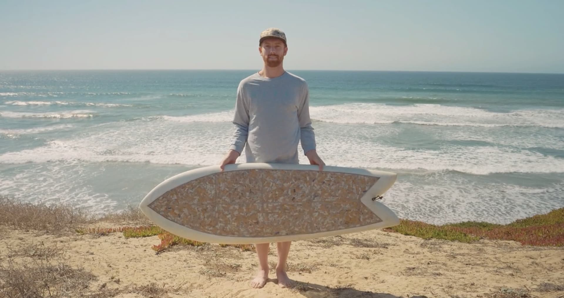 Una tabla de surf que genera un impacto ambiental